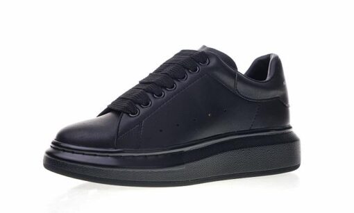 Alexander McQueen All Black - AvaSneaker