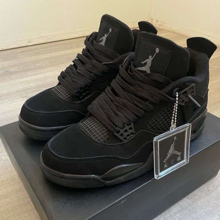 How to Lace Jordan 4 Black Cat