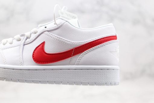 NIKE Jordan 1 Low“University Red”