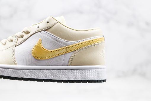 NIKE Air Jordan 1 Low “Light Orewood Brown”