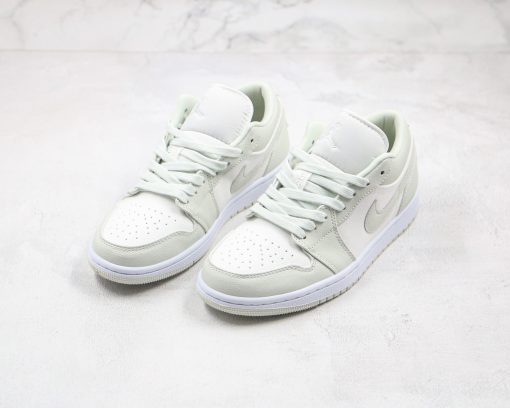 NIKE AiR Jordan 1 LOW“Spruce Aura”