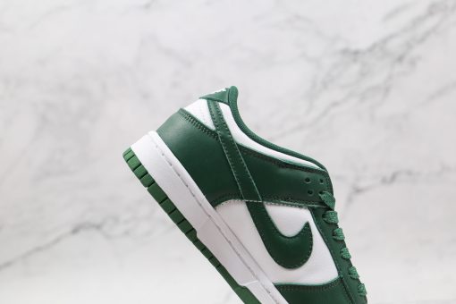 NIKE SB Dunk Low - Image 4