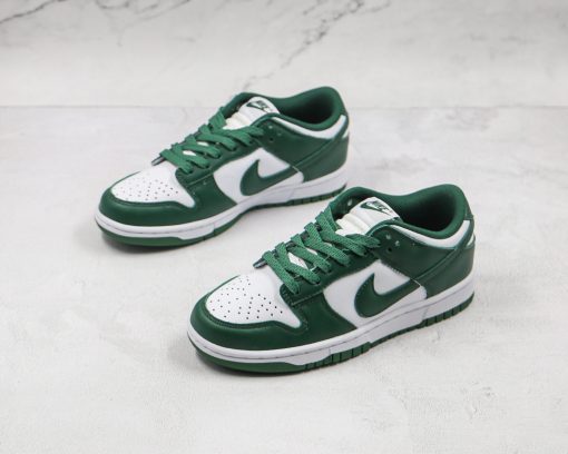 NIKE SB Dunk Low - Image 2