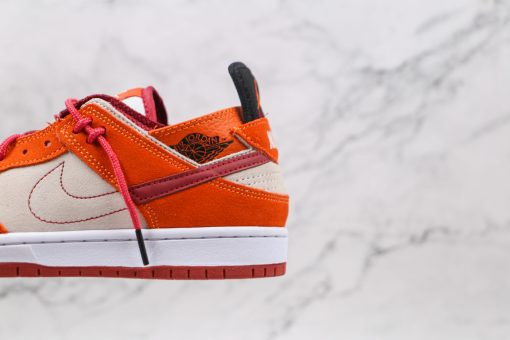 NIKE SB Dunk Low Russet Cedar