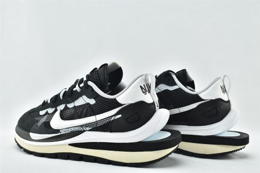 Nike Vaporwaffle sacai Black White