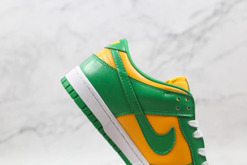 NIKE Dunk Low SP Yellow green