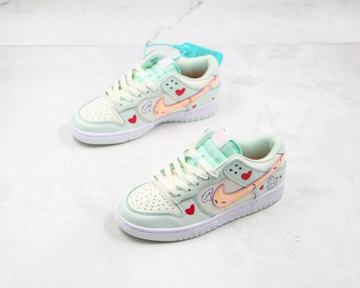 NIKE DUNK LOW Dunk SB Mint graffiti