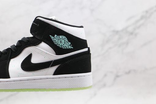 NIKE Air Jordan 1 Mid Luminous Panda - Image 3