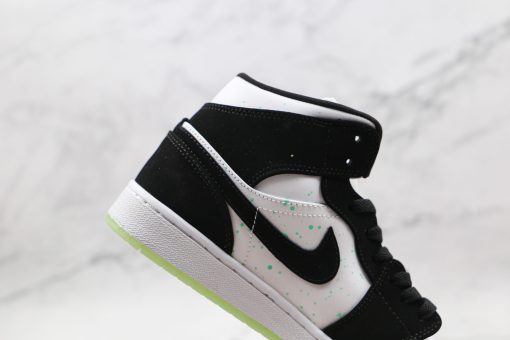 NIKE Air Jordan 1 Mid Luminous Panda - Image 4