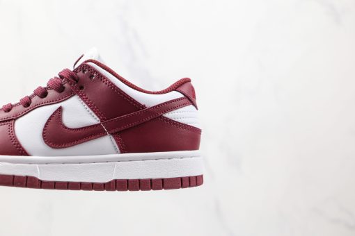 NIKE SB Dunk Low White red - Image 3