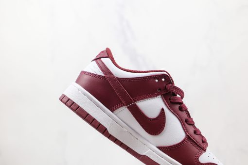 NIKE SB Dunk Low White red - Image 4