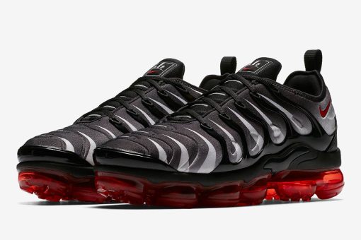 NIKE Air Vapormax Tn Plus Black and white red