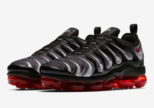 NIKE Air Vapormax Tn Plus Black and white red