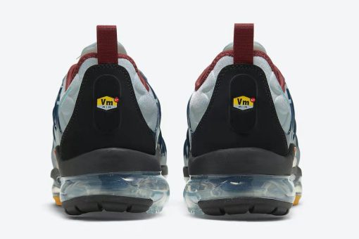 NIKE Air Vapormax Tn Plus Grey and White Flour