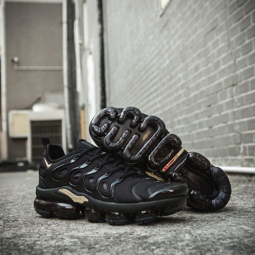 NIKE Air Vapormax Tn Plus Black gold