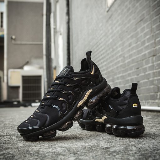 NIKE Air Vapormax Tn Plus Black gold