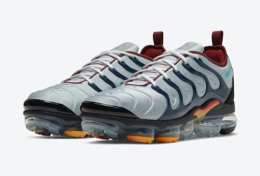 NIKE Air Vapormax Tn Plus Grey and White Flour - Image 2