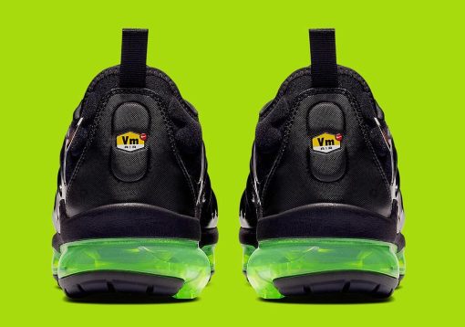 NIKE Air Vapormax Tn Plus Black green