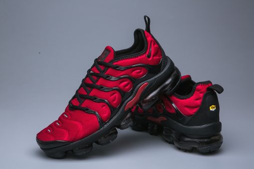 NIKE Air Vapormax Tn Plus Red and black