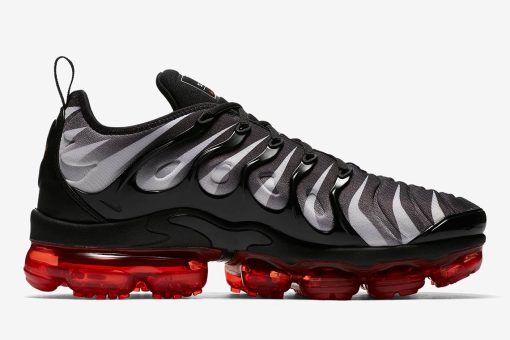 NIKE Air Vapormax Tn Plus Black and white red