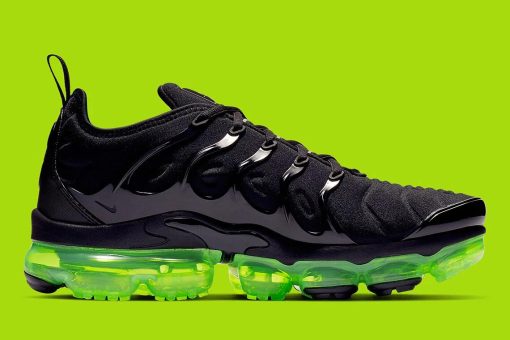 NIKE Air Vapormax Tn Plus Black green