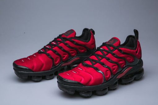 NIKE Air Vapormax Tn Plus Red and black