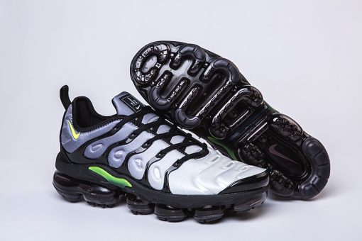 NIKE Air Vapormax Tn Plus Grey black green