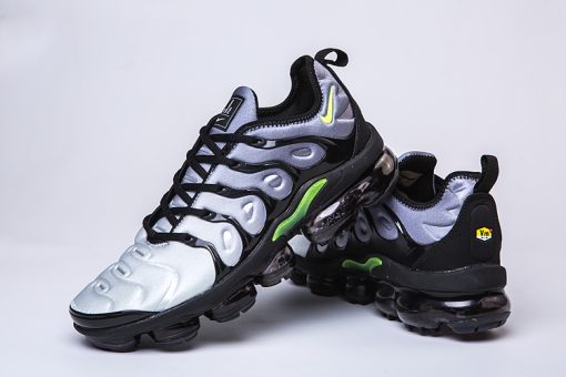 NIKE Air Vapormax Tn Plus Grey black green