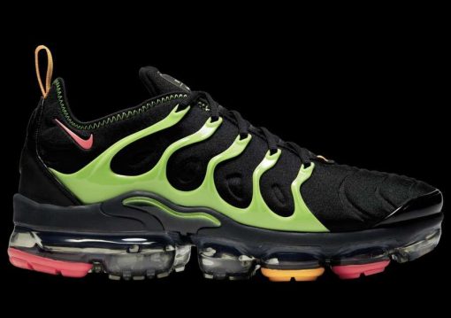 NIKE Air Vapormax Tn Plus Black green red