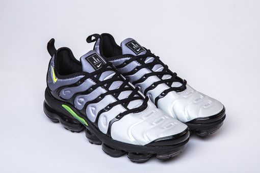 NIKE Air Vapormax Tn Plus Grey black green