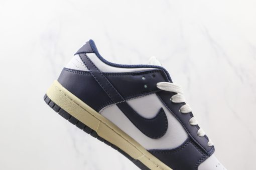 NIKE SB Dunk Low "Aged Navy"