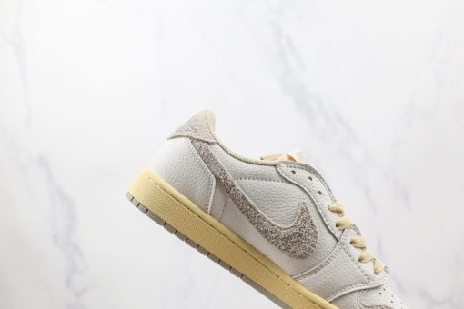 NIKE Air Jordan 1 Low Barb Beige