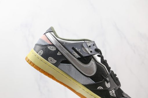 NIKE SB Dunk Low Bandanna - Image 3