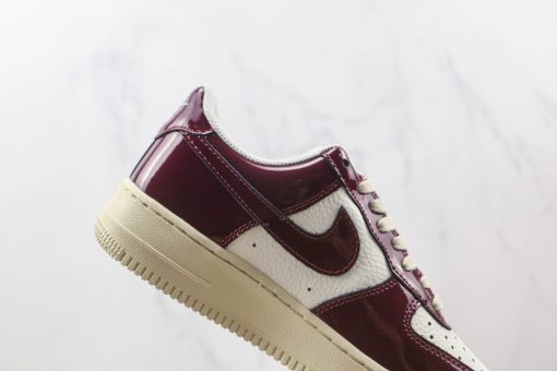 Air Force 1’07 Low Lacquer skin wine red