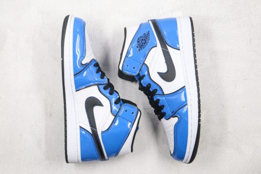 NIKE Air Jordan 1 Mid “Turf Blue”