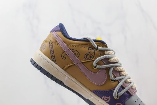 NIKE SB Dunk Low Brown lightning purple