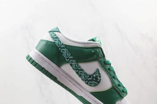 NIKE SB Dunk Low “Green Paisley”