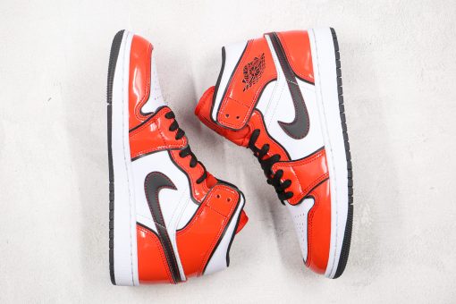 NIKE Air Jordan 1 Mid “Turf Red”