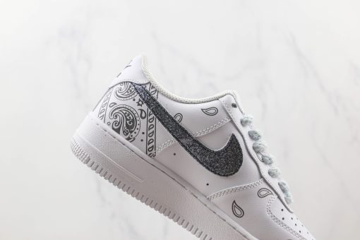 Air Force 1’07 Low Spray painted cashew flower