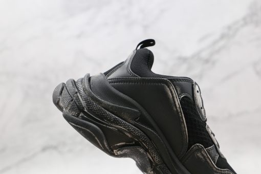 Balenciaga Triple Black dirty shoes