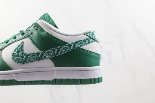 NIKE SB Dunk Low “Green Paisley”