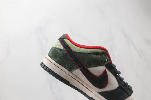 Otomo Katsuhiro x NK SB Dunk Low "Steamboy OST" - Image 4