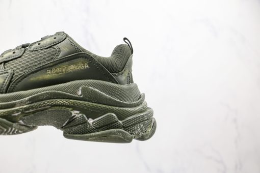 Balenciaga Triple S Old army green