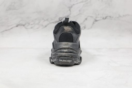 Balenciaga Triple Black dirty shoes