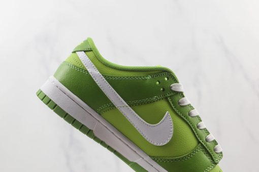 NIKE SB Dunk Low green