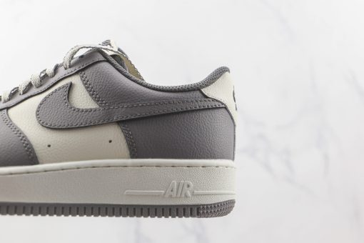 Nike Air Force 1’07 white dark grey