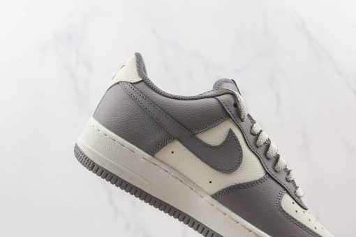 Nike Air Force 1’07 white dark grey