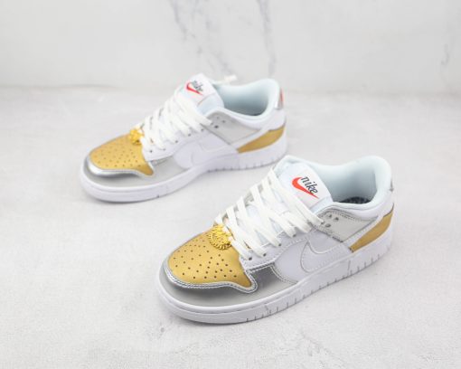 NIKE SB Dunk Low Silver Gold