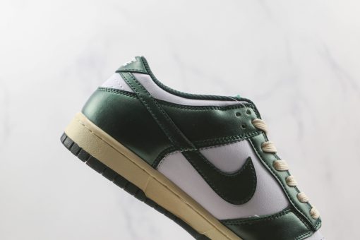 NIKE SB Dunk Low "Vintage Green"