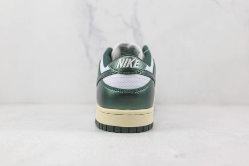 NIKE SB Dunk Low "Vintage Green"